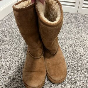 UGG Brown Shearling-Lined Winter Boots